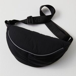 NWT FREE PEOPLE MOVEMENT Bulls Eye Sling Bag | Black MSRP $40